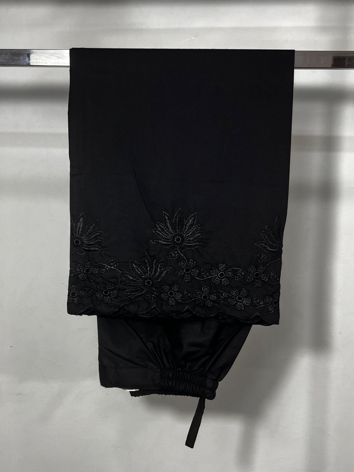 Floral embroidery plazo black